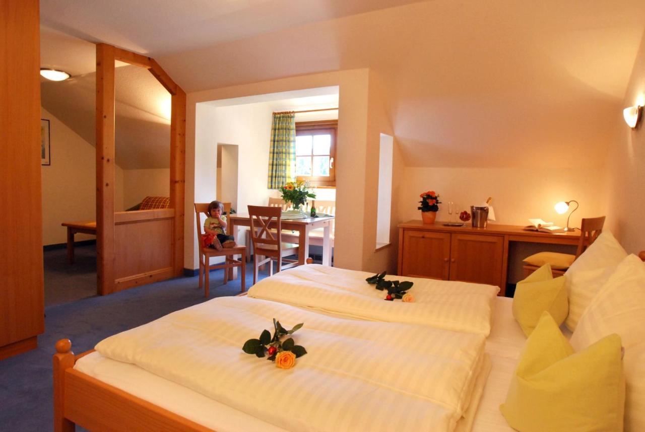 Dachstein West Hotel Gmbh-Kirchenwirt Russbach 루스바흐 암 파스 그슈에트 외부 사진
