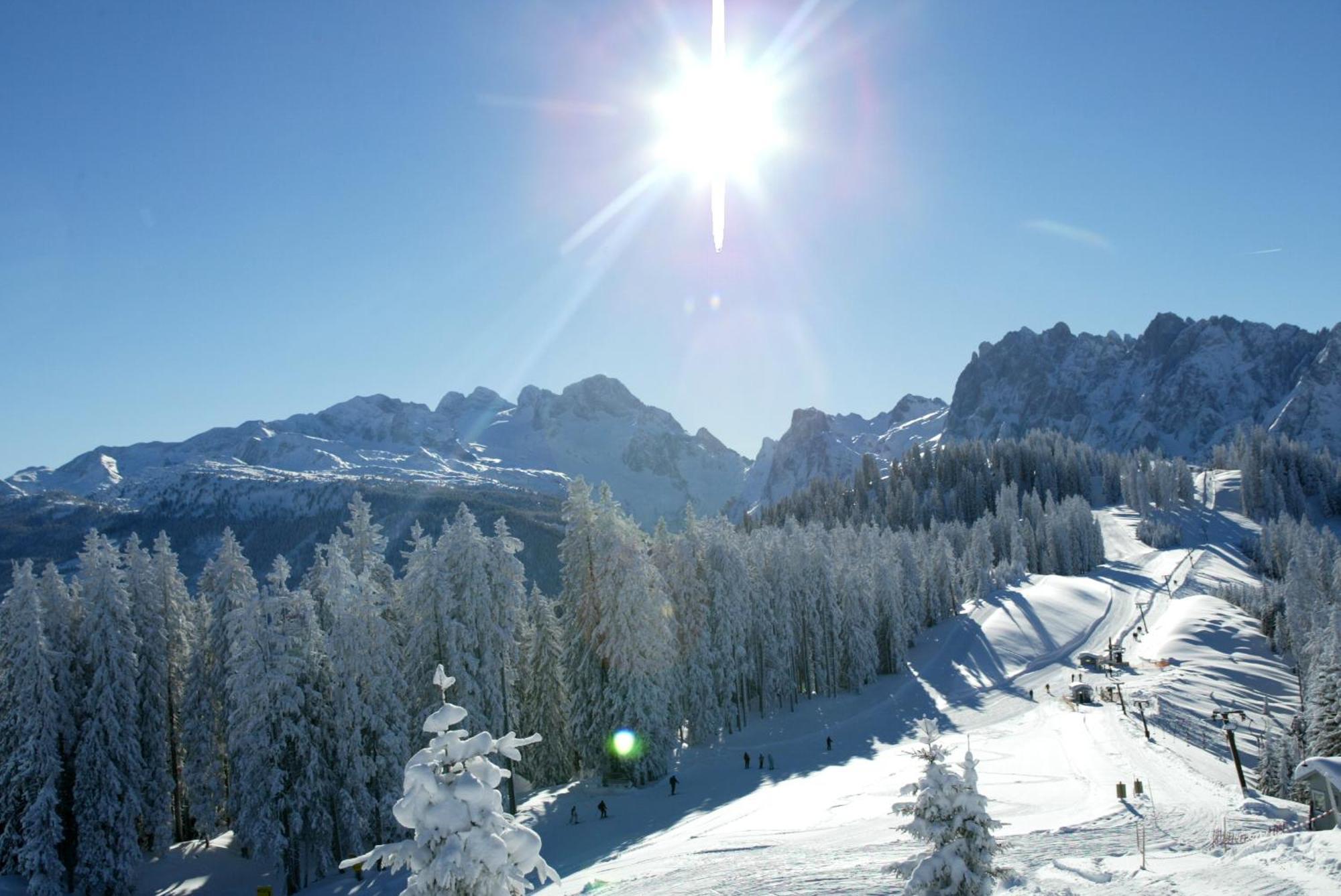 Dachstein West Hotel Gmbh-Kirchenwirt Russbach 루스바흐 암 파스 그슈에트 외부 사진