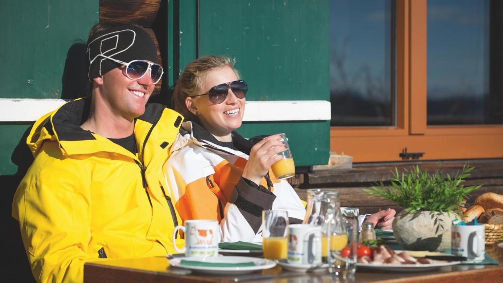 Dachstein West Hotel Gmbh-Kirchenwirt Russbach 루스바흐 암 파스 그슈에트 외부 사진
