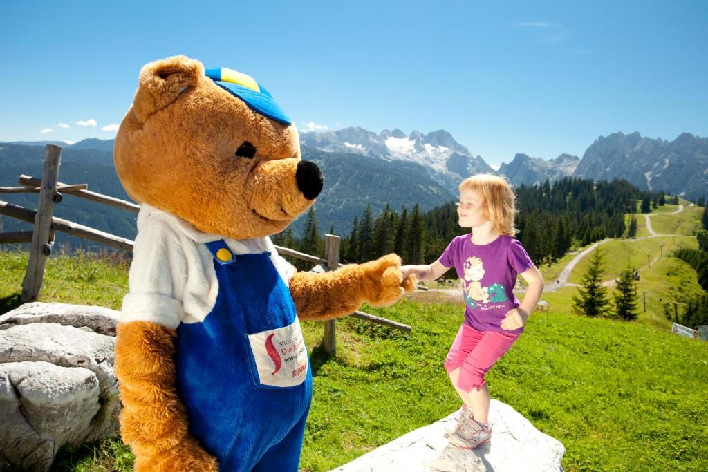 Dachstein West Hotel Gmbh-Kirchenwirt Russbach 루스바흐 암 파스 그슈에트 외부 사진